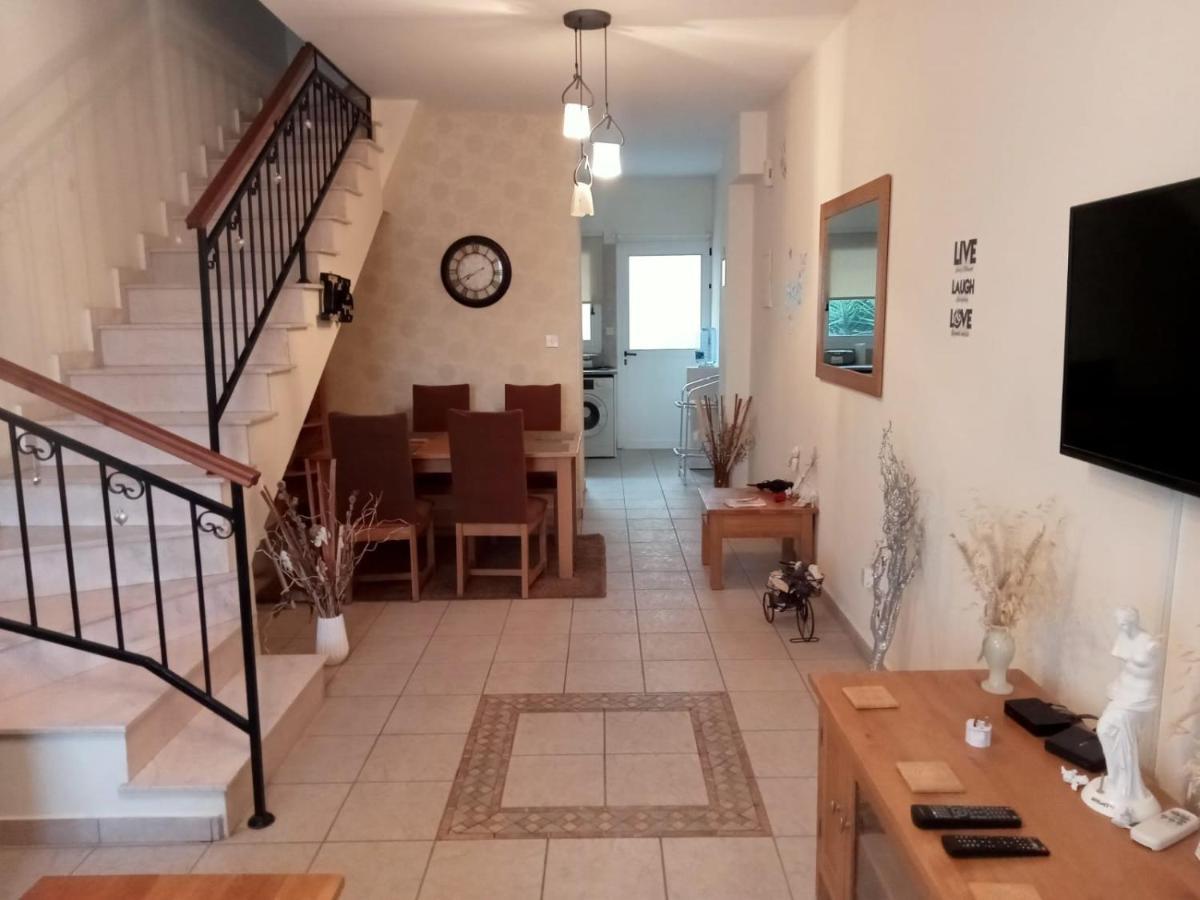 No3,23 Neilmmantos St Peyia Villa Eksteriør billede