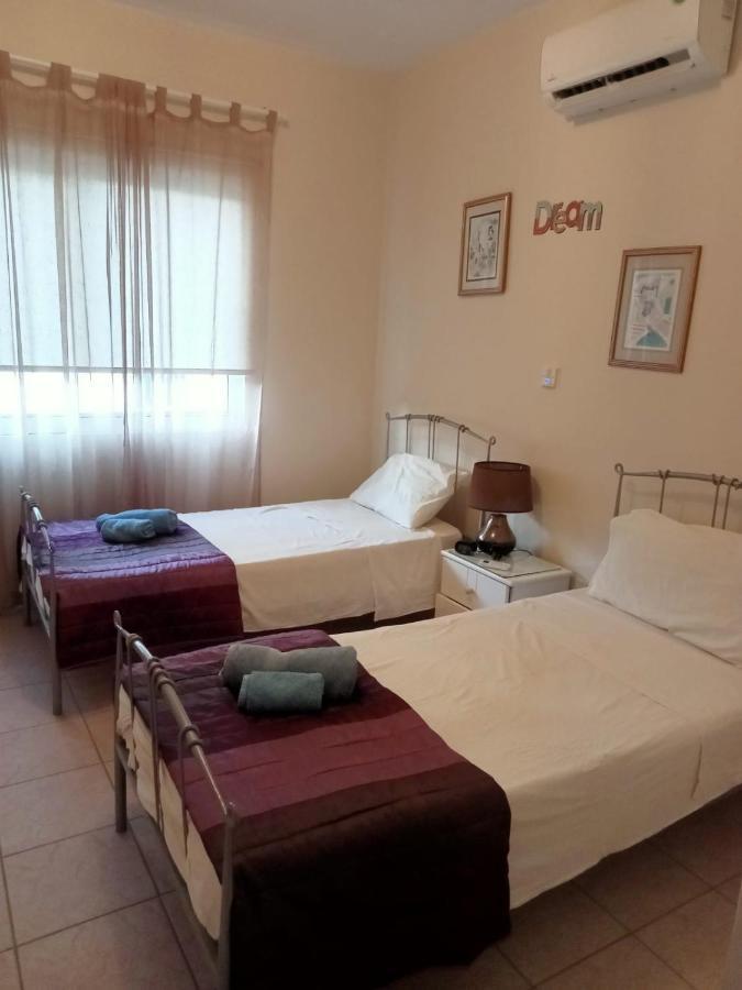 No3,23 Neilmmantos St Peyia Villa Eksteriør billede